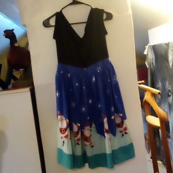 Santa Clause Holiday cocktail Dress fun & adorable! Size 6 TTS - Picture 7 of 10